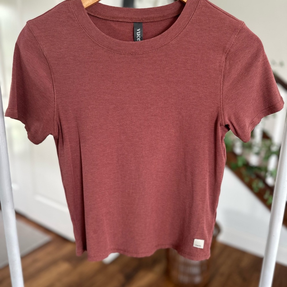 Vuori Pink Fitted Short Sleeve T-Shirt